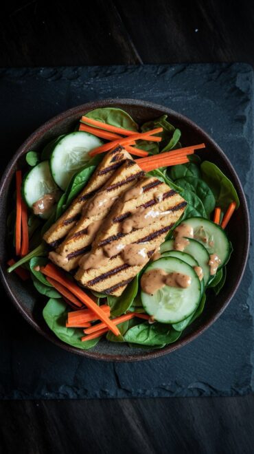 Low FODMAP grilled tempeh salad with maple Dijon dressing